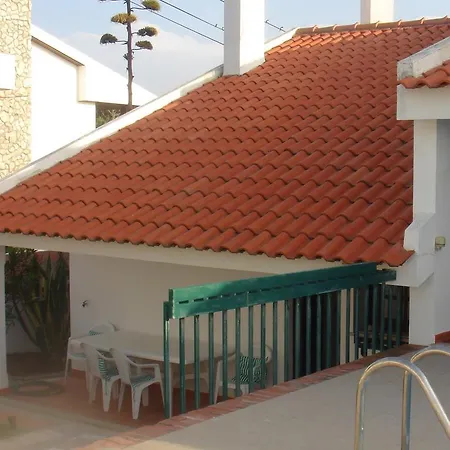 Holiday Rua Dos Menesireis 펜션 *